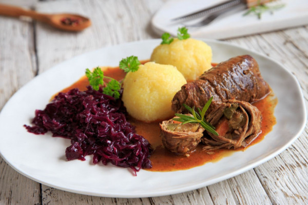 Roulade mit Rotkohl und Klöße