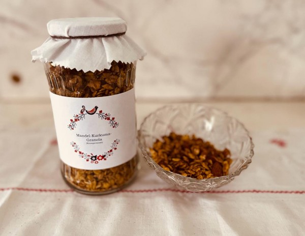 Mandel-Kurkuma-Granola (Müsli)