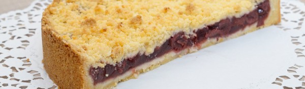 Hefekuchen Kirschstreusel, halb